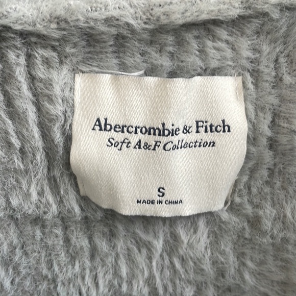 Abercrombie Grey Half-Zip Size S - Picture 2 of 3